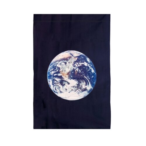 Earth Banner Grommets Finish